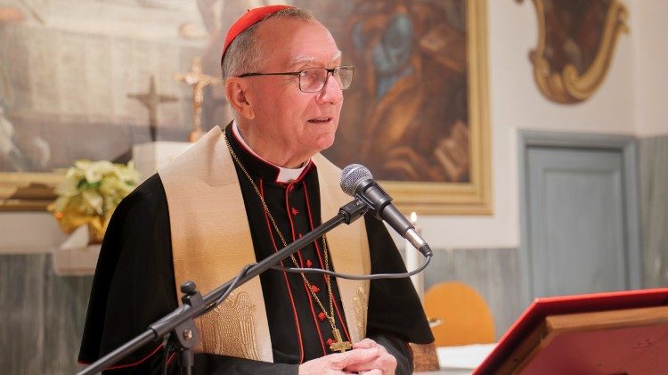 Il cardinale Parolin nella Cappella dell'Ospedale Bambino Ges&ugrave;