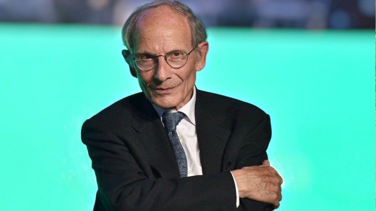 Priznani italijanski fizik Mario Rasetti, sicer zaslužni profesor teoretične fizike na Politehnični univerzi v Torinu