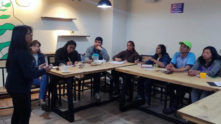 Corsi di formazione e momenti comuni nella Casa de acogida, a La Paz