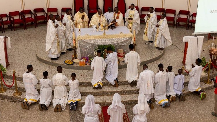 2025.12.31 Guinée, Noele to Eyenga ya mbotamà elongo na bana na Conakry