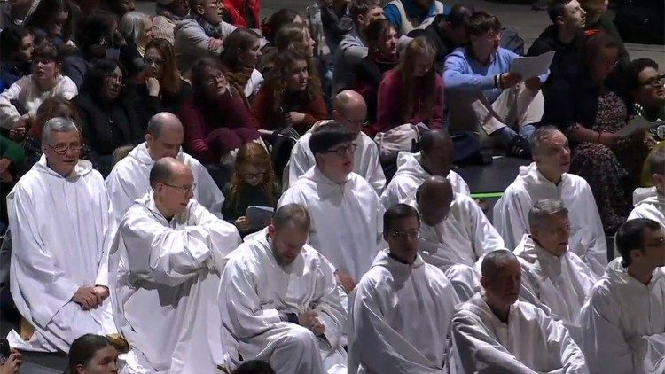 Tezē kopienas rīkotā tikšanās Parīzē