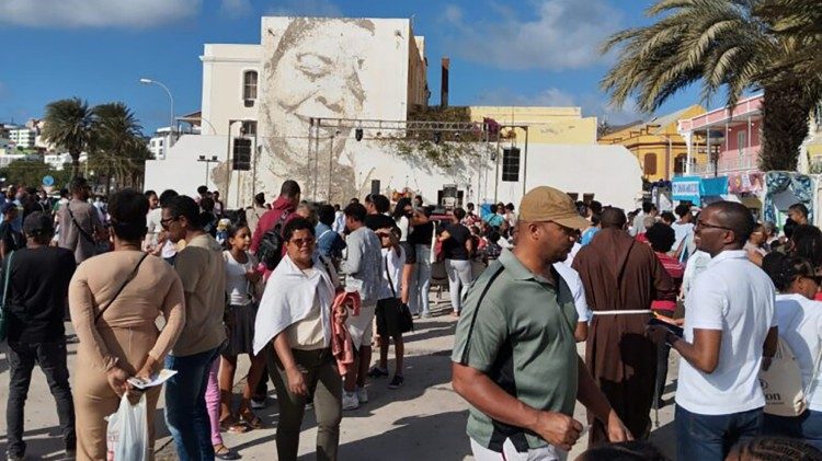 População visita a Feira das Vocações