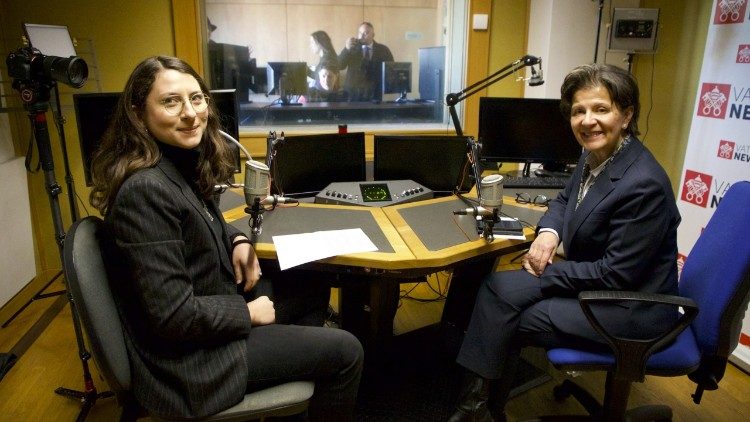 Un momento de la entrevista con la Ministra de Turismo y Antigüedades del Reino Hachemí de Jordania, Lina Annab 