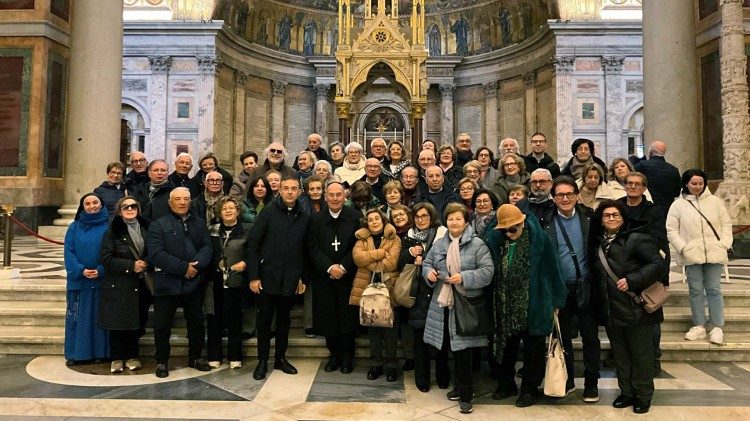 I fedeli della diocesi di Mazara del Vallo in una foto di gruppo