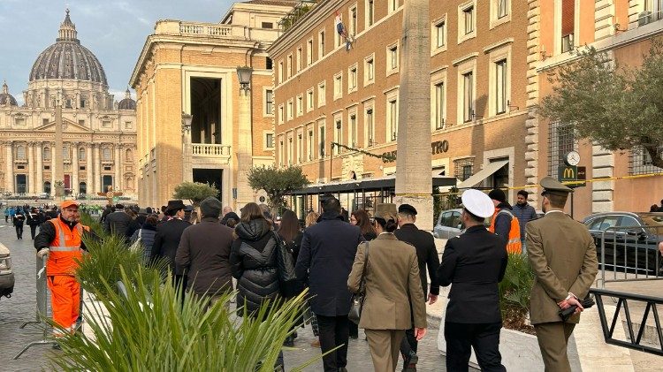 Peregrinación a la Puerta Santa de la Basílica de San Pedro en el marco del Jubileo de las Fuerzas Armadas, sábado 8 de febrero de 2025.