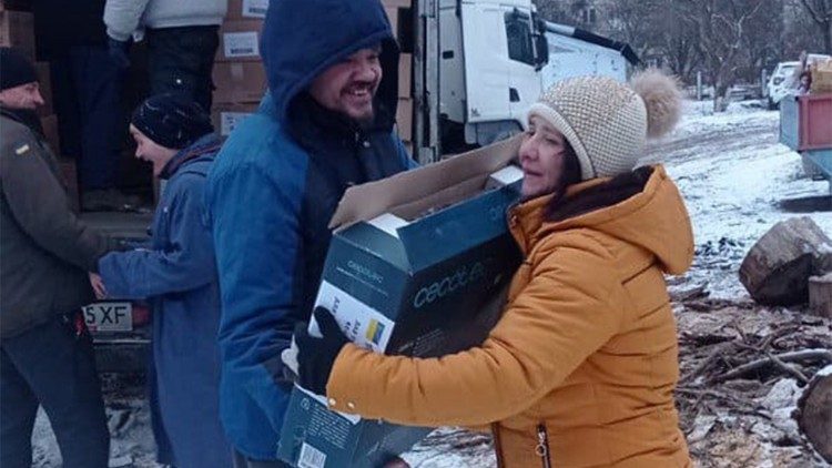 Do bombardowanego Charkowa dotarła kolejna pomoc od papieża