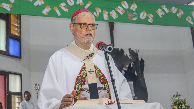 Arcebispo da Beira, D. Claudio Dalla Zuanna, presidiu à profissão das 9 religiosas FMMDP
