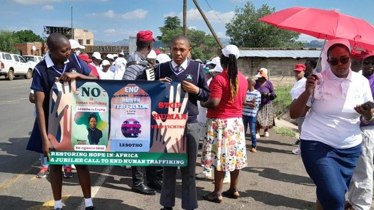 Des participants au lancement de campagne de lutte contre la traite des êtres humains, samedi 8 février 2025.