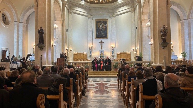 Il cardinale Gugerotti incontra i fedeli ad Aleppo