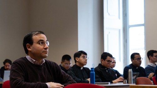 Stipendien für Priester: Ausbildungshilfe aus Deutschland