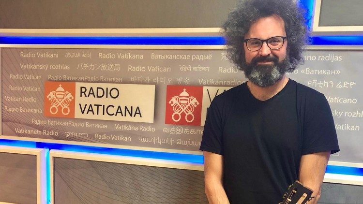 2025.02.13  Simone Cristicchi, ospite di Radio Vaticana nel marzo 2020