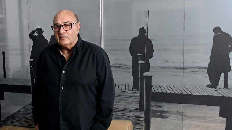 Lo scenografo Dante Ferretti in uno scatto di Carlo Bellincampi