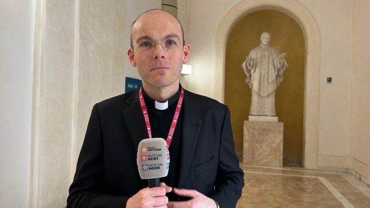 El padre Fernando López Arias, profesor de la Pontificia Universidad de la Santa Cruz 