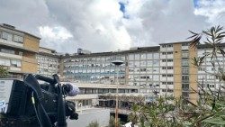 Papa anaendelea na matibabu Hospitalini Gemelli.