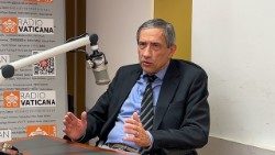 رئيس جامعة بيزا يتحدث عن ضرورة معارضة البحوث حول الأسلحة والالتزام لصالح السلام