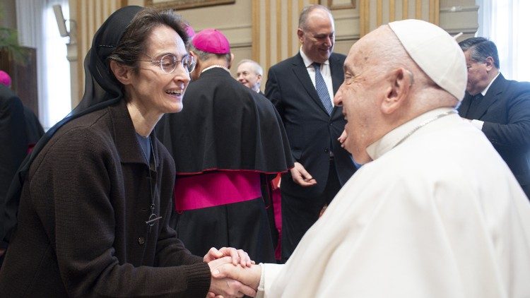 Papst Franziskus mit Schwester Raffaella Petrini, der Gouverneurin des Vatikanstaates
