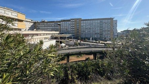 Папа Франциск провёл спокойную ночь и отдыхает