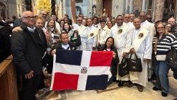 உரோம் தூய பேதுரு பெருங்கோவிலில் கூடியிருந்தத் திருத்தொண்டர்கள் குழு