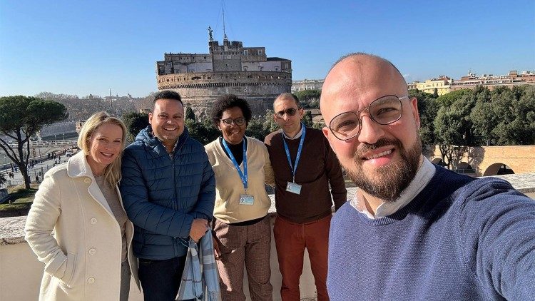 Marcelo Mito com alguns membros da equipe do Programa Brasileiro