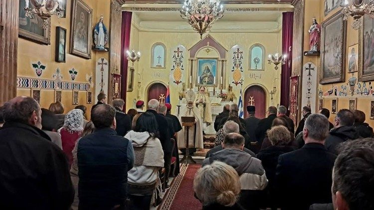 Յունաստանի Հայ Կաթողիկէ Եկեղեցին ողջունեց նոր առաջնորդը ու հրաժեշտ տուաւ նախկինին