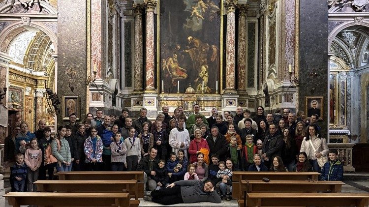 Pútnici V Ríme po slovenskej svätej omši (Foto: Slovenská misia v Ríme)