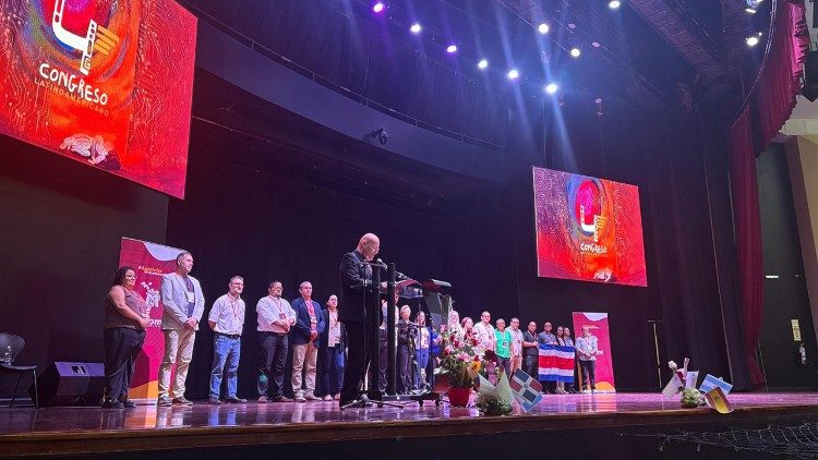 Baba Mtakatifu Leo XIV anasema, kuwasikiliza waathirika wa vitendo vya nyanyaso za kijinsia ni kitendo cha haki na ukweli. 