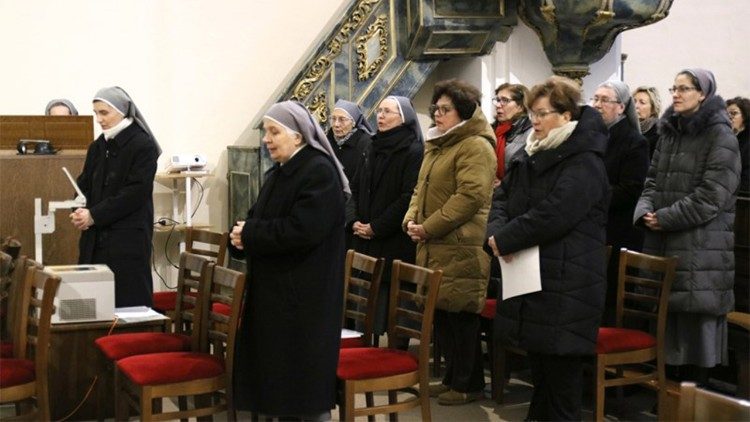 Redovnice i vjernici na misnom slavlju u uršulinskom samostanu u Varaždinu  (Foto: Anita Treščec)
