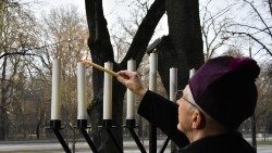 La celebrazione della luce di pace di Betlemme e delle luci di Hanukkah all’Università Cattolica di Lublino in Polonia