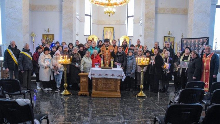 Los Caballeros de Colón organizan celebraciones navideñas para huérfanos y viudas en Ucrania.