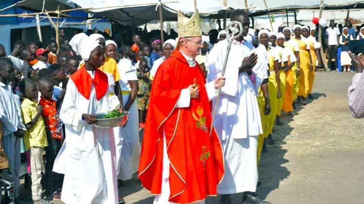 Sud Sudan, Messa nella parrocchia di Kodok, a 60 km da Malakal, il 26 dicembre