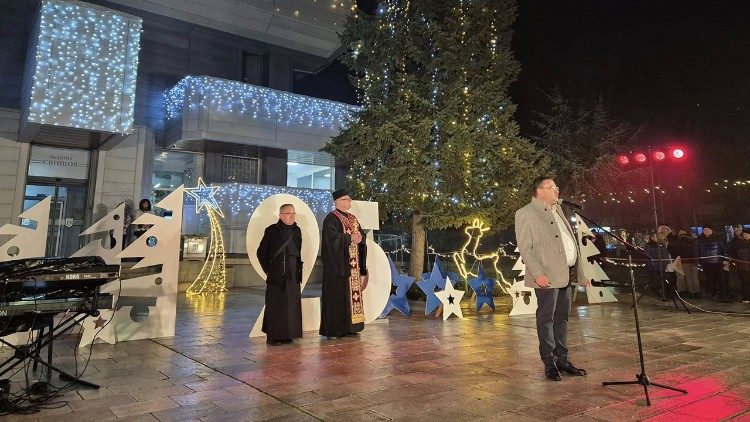 Отец Патрик Виал на новогодишните тържества в Свищов