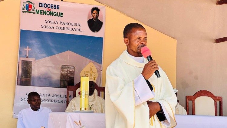 Padre Hilário Dias Cativa, Pároco de Caiundo, Menongue (Angola)