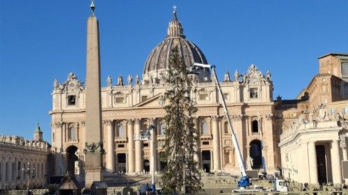 Dalla Val d’Ultimo e dalla Campania l’albero di Natale e il presepe per San Pietro