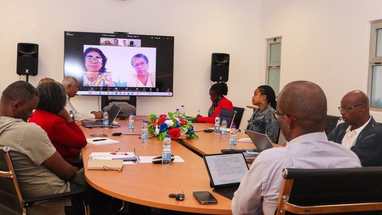 Cabo Verde - Escola Universitária Católia aprova regulamentos