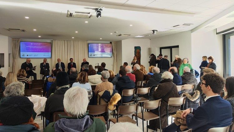 Un momento della presentazione del nuovo Centro oculistico sociale a Roma