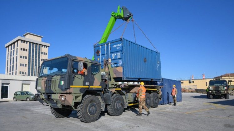 I container di aiuti umanitari raccolti dalle Misericordie d'Italia