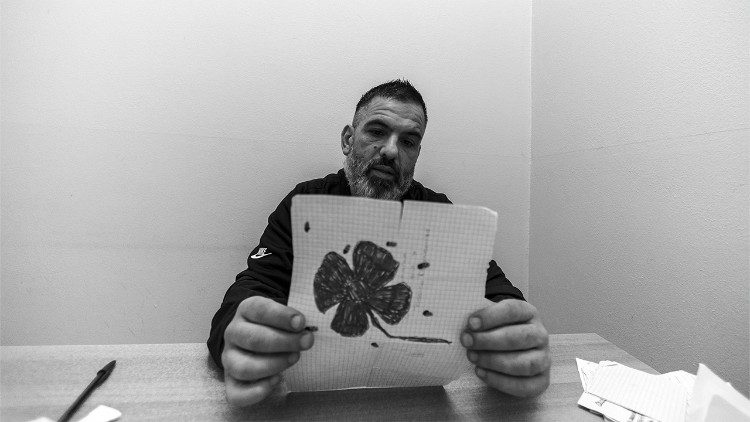 Giuseppe, uno dei "Volti della povertà in carcere" (foto Matteo Pernaselci)