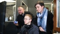  EWTN  கத்தோலிக்க தொலைக்காட்சி நிறுவனத்தின் பணியாளர்கள்