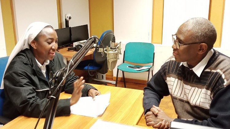 Sr Oluwakemi Akinleye fsp, and Mr John Baptist Tumusiime in a training session at the Vatican News - Vatican Radio studios.