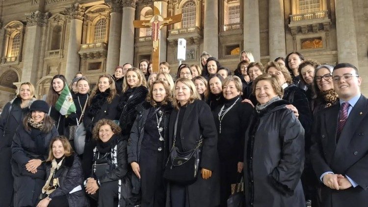 Las integrantes de AFAMMER Málaga en su peregrinación a la Basílica de San Pedro
