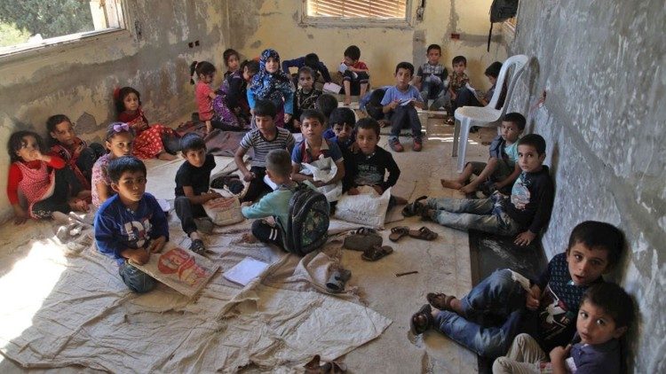 W krajach takich jak Syria wiele dzieci doświadcza szczególnego cierpienia