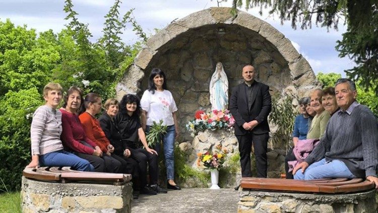 Поклонници в с. Ореш