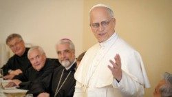 Papa Leão XIV, no aniversário do padre Alejandro Moral