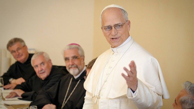 Papa Leão XIV, no aniversário do padre Alejandro Moral