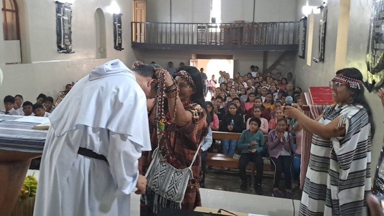El Maestro General de la Orden de Predicadores, Fr. Gerard Francisco Timoner III en la Amazonía.