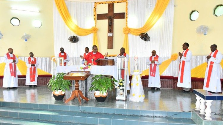 Padri Charles Kitima, Katibu mkuu wa Baraza la Maaskofu Katoliki Tanzania (TEC), katika mahojiano maalumu na Jambo TV, anasimulia yale yaliyomsibu.