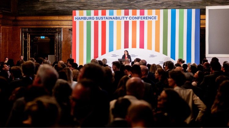 Bei der Hamburger Nachhaltigkeitskonferenz ( Hamburg Sustainability Conference Stadt Hamburg/Copyright Jochen Tack)