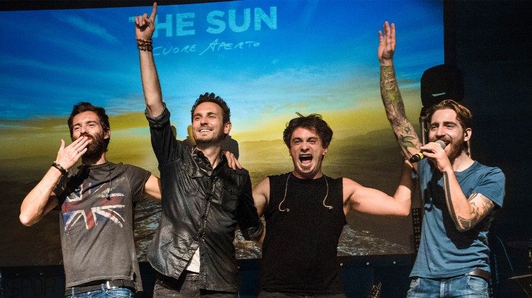 I The Sun durante una manifestazione