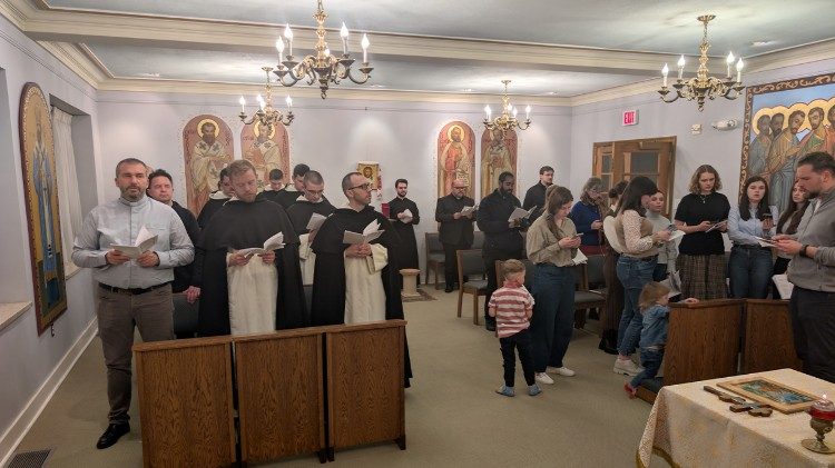 Вечірня в каплиці семінарії з ченцями домініканцями