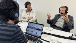 La diretta di Radio Vaticana con monsignor Trasarti e Barbara Moschettoni, direttrice della Caritas diocesana